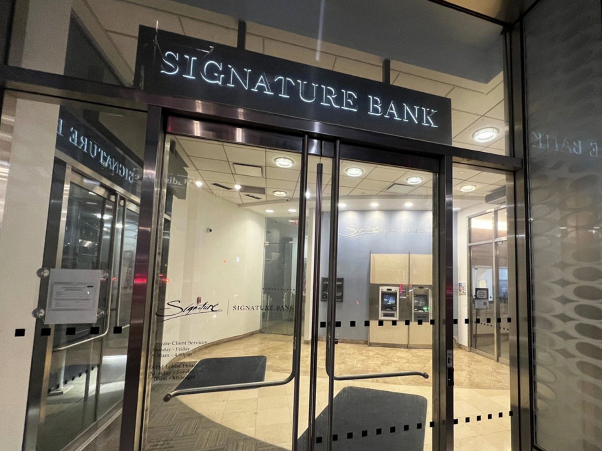 ΕΚΤΑΚΤΟ: Κατέρρευσε και η αμερικανική Signature Bank – Ξεκίνησε «ντόμινο» πτωχεύσεων; - Pressing.gr